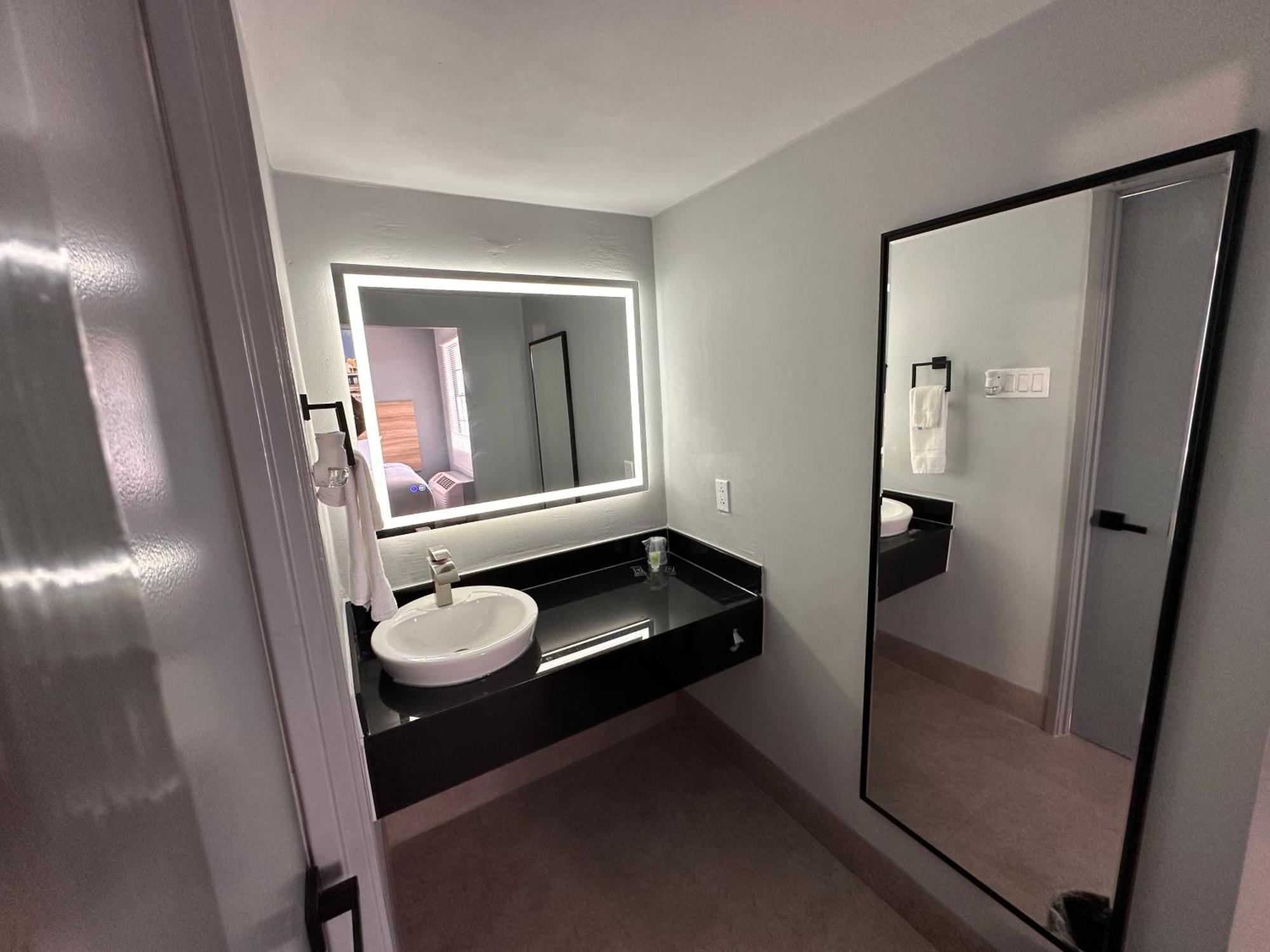 Scottish Inns & Suites Texas City Esterno foto